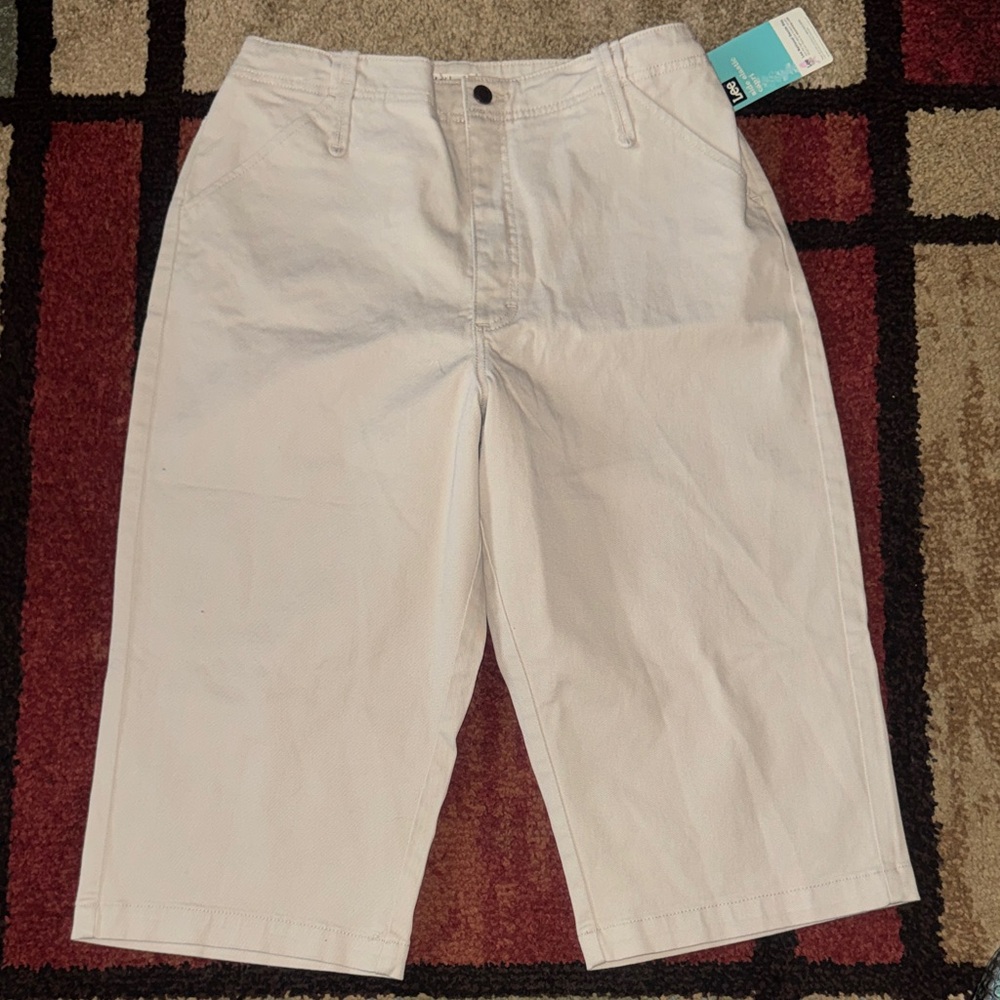 NWT‎ Women’s Lee Side Elastic Capri